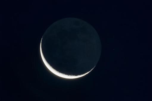 薄い月に見える地球照 薄い月に見える地球照 三日月,夜,自然の写真素材