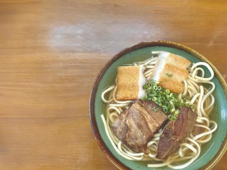 沖縄のソーキそば(余白有り構図) 沖縄のソーキそば(余白有り構図) 沖縄そば,ソーキそば,沖縄料理の写真素材