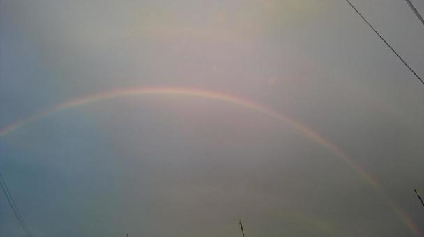 A rainbow appears in the cloudy sky, JPG A rainbow appears in the cloudy sky, JPG
