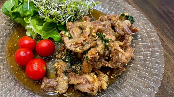 豚肉としその胡麻酢だれ炒め 豚肉としその胡麻酢だれ炒め 豚肉,しそ,胡麻の写真素材