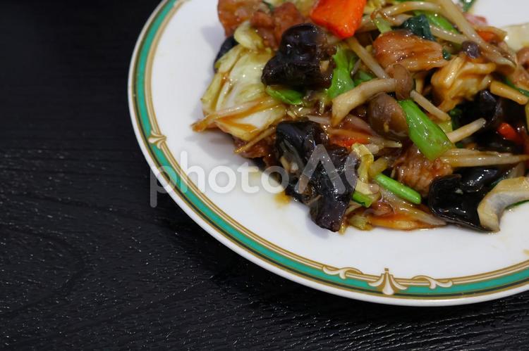 中華料理店の肉野菜炒め 肉,野菜,きくらげの写真素材
