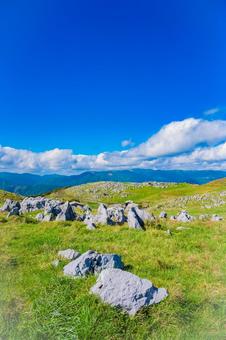 四国地方　四国カルスト台地の風景 カルスト台地,四国,四国地方の写真素材