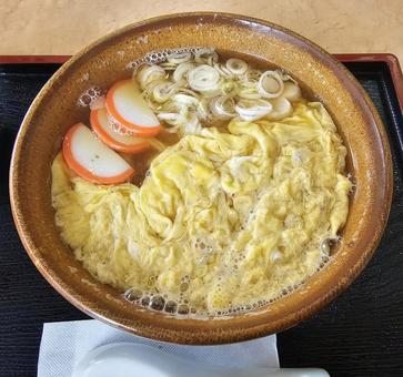 玉子とじきしめん 玉子とじきしめん うどん,ごちそう,昼食の写真素材