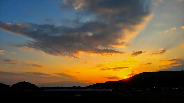 早秋の夕暮れ 早秋の夕暮れの写真