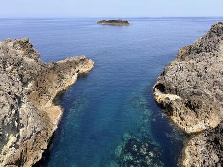 佐渡島の尖閣湾 海,コバルトブルー,尖閣湾の写真素材