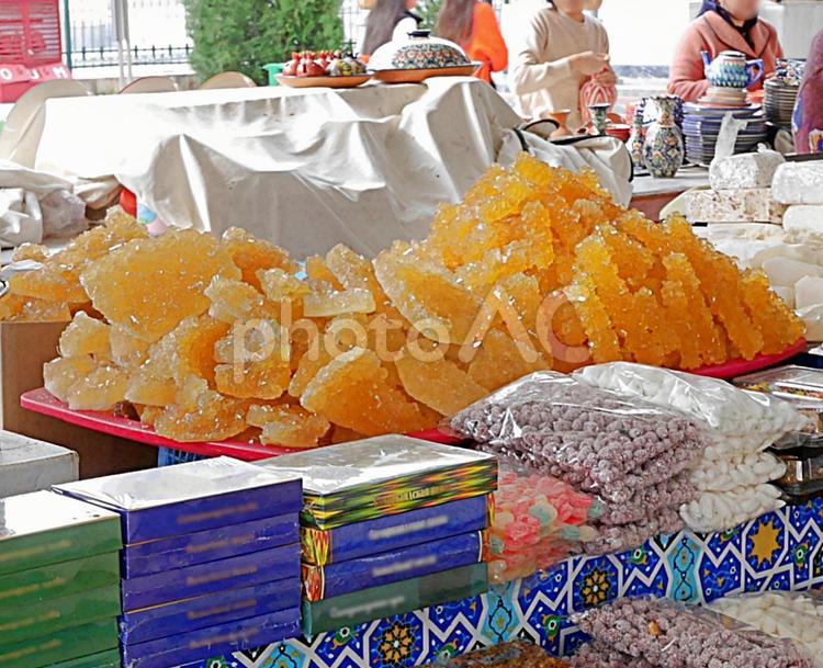 ウズベキスタンの市場の結晶糖「ナバット」 ナバット,ナヴォット,結晶糖の写真素材