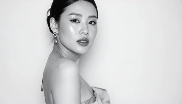 おしゃれでエレガントな日本人女性の写真