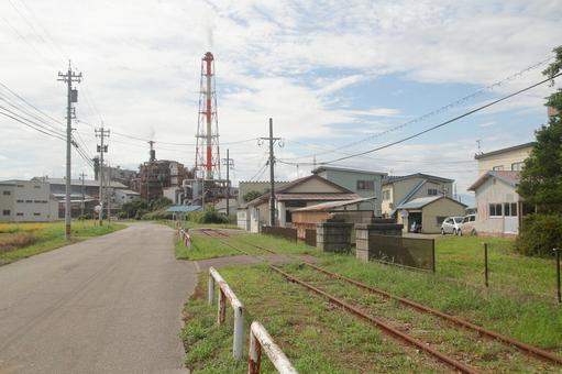 廃線となった越中パルプ工業への引込線の写真