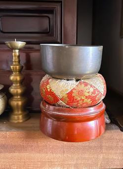 おりんとロウソク立て おりん,ロウソク立て,仏具の写真素材