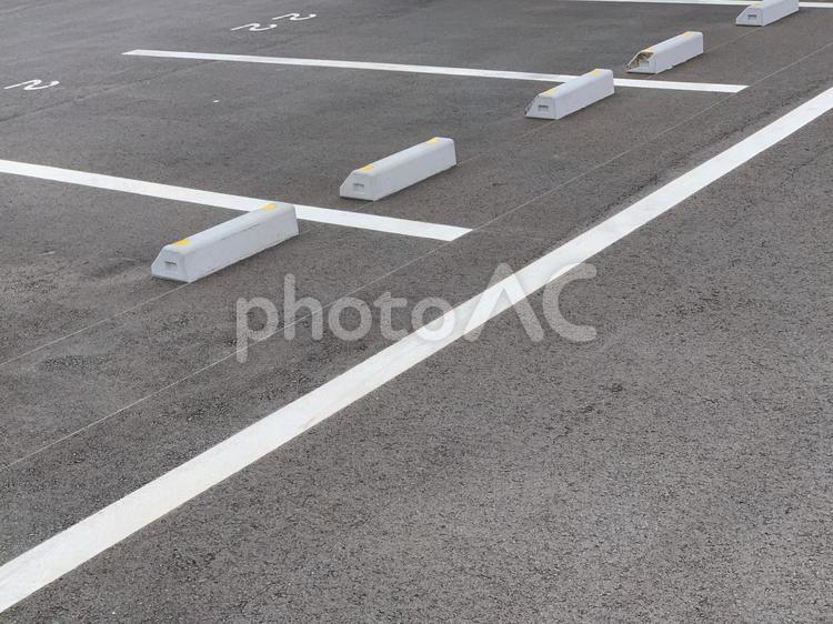 駐車場の新設設置すぐ 敷地,舗装道路,間隔の写真素材
