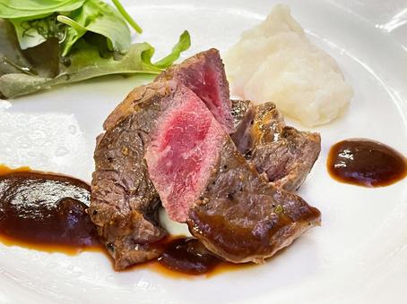 牛フィレステーキ　デミグラスソース 牛肉,ステーキ,肉料理の写真素材