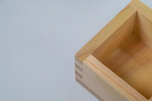 檜の枡のクローズアップと白い余白 枡,木製,檜の写真素材