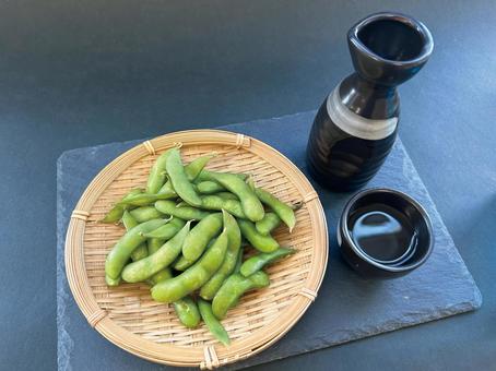 枝豆と日本酒 5 枝豆と日本酒 5 枝豆,日本湯,冷酒の写真素材