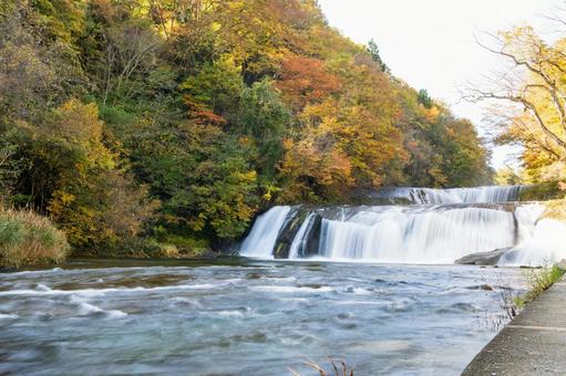 滑津大滝の秋⑼ 秋,紅葉,川の写真素材
