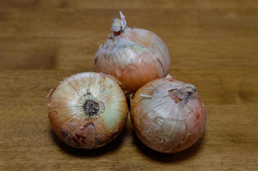3つの玉ねぎ 3つの玉ねぎの写真