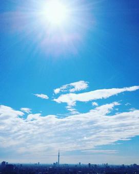 青空と太陽 青空と太陽の写真