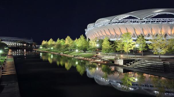 夜景リフレクション 夜景リフレクション 夜景,リフレクション,水鏡の写真素材