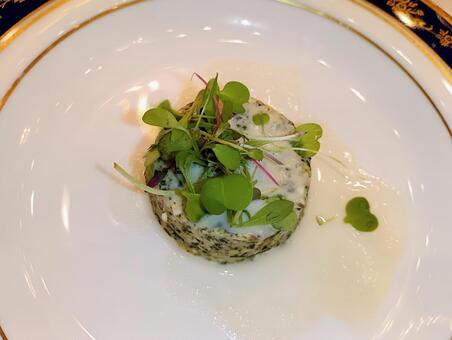 サーモンのフロレンティーヌ サーモンのフロレンティーヌ,フロレンティーヌ,ほうれん草の写真素材