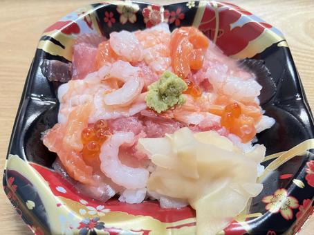 ちらし寿司 海鮮弁当,マグロ,サーモンの写真素材