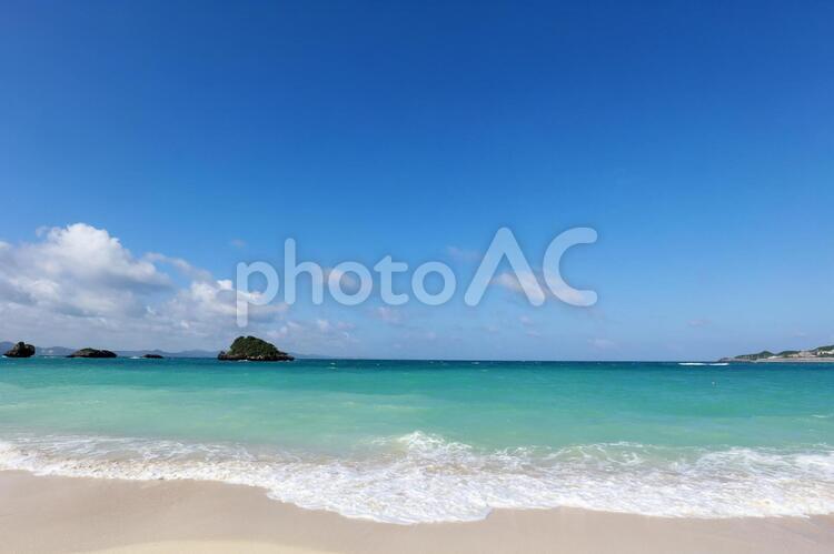 沖縄の青く美しい海と空 海,ビーチ,砂浜の写真素材