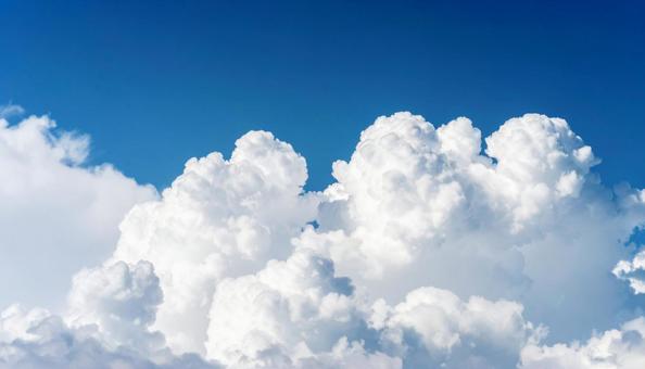 鮮やかで爽やかな青空の写真 鮮やかで爽やかな青空の写真の写真