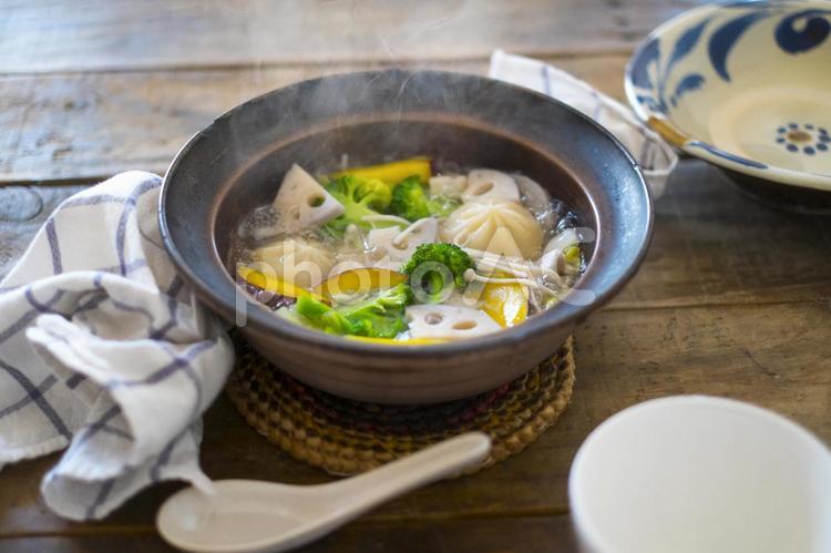 小籠包と野菜の鍋 鍋,鍋料理,小籠包の写真素材