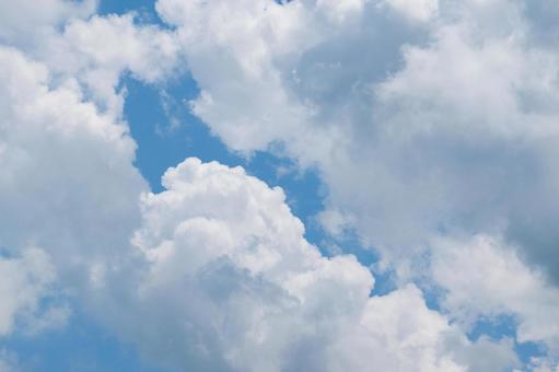 ふわふわした雲と青空 ふわふわした雲と青空の写真