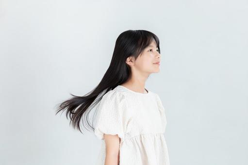ロングヘアの健康的な女の子 ロングヘアの健康的な女の子 ロングヘア,笑顔,女の子の写真素材