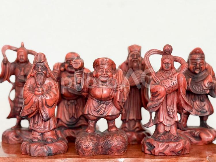木彫りの七福神 恵比寿天,大黒天,弁財天の写真素材