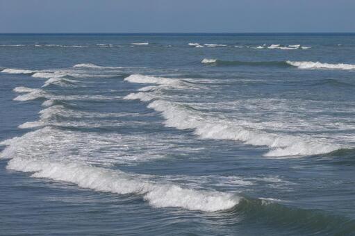 波 波,打ち寄せる,海の写真素材