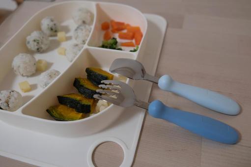 手づかみ用幼児食とベビーカトラリー 手づかみ,幼児食,フォークの写真素材