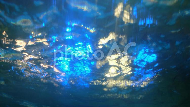 水中から見た水面　０１ 水面,水中,海中の写真素材