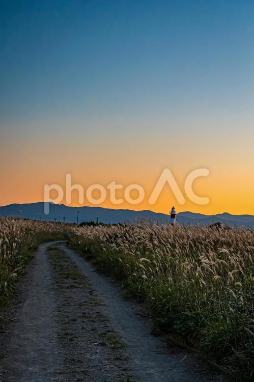 北海道　石狩　はまなすの丘公園の夕暮れ 風景,景色,大地の写真素材