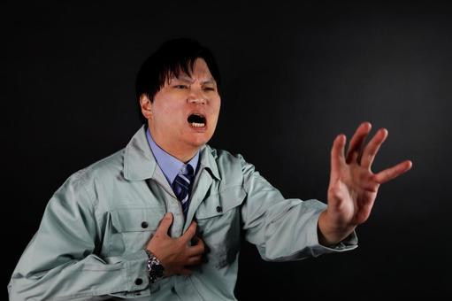 胸を抑える男性の苦痛 胸を抑える男性の苦痛 男性,胸,苦痛の写真素材