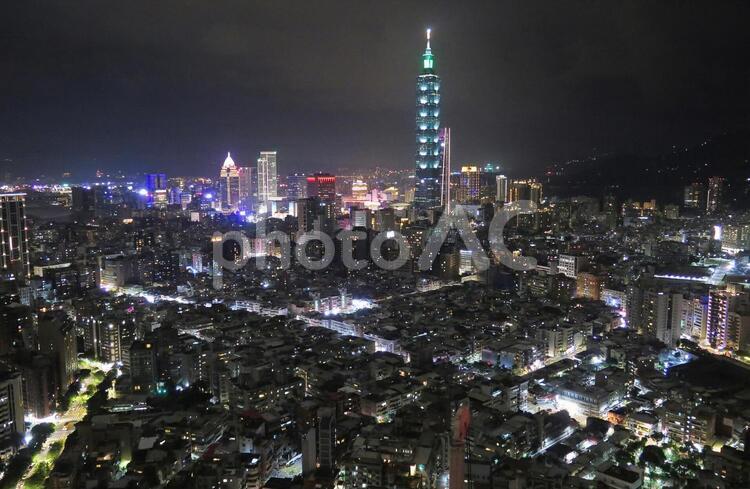 台北　街並み　夜景 台北,夜景,大都市の写真素材