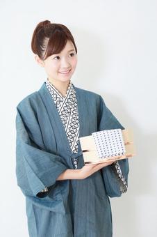 女子旅 温泉旅行イメージ 女子旅 温泉旅行イメージ 女子旅,大学生,和服の写真素材