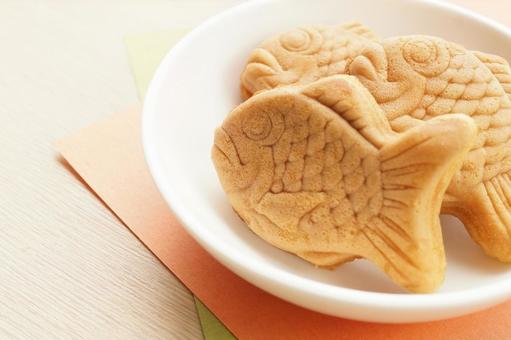 たい焼き3個 人形焼 和菓子 たい焼き3個 人形焼 和菓子 たい焼き,食器,人形焼の写真素材