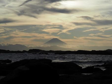 Sunset over Mt. Fuji at Miura Beach Jogashima, JPG