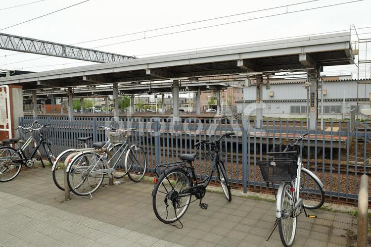 自転車置き場 自転車置き場,自転車,ママチャリの写真素材