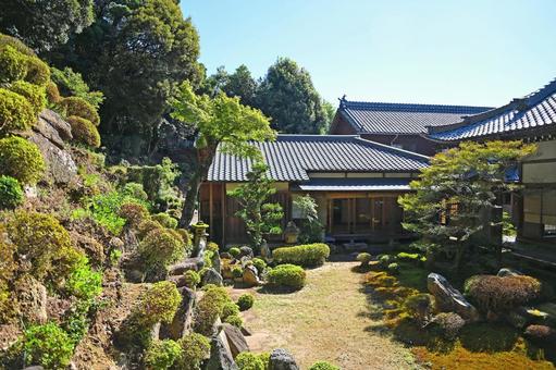 西尾の吉良家の菩提寺「片岡山 華蔵寺」 西尾の吉良家の菩提寺「片岡山 華蔵寺」 華蔵寺,菩提寺,吉良上野介義央の写真素材