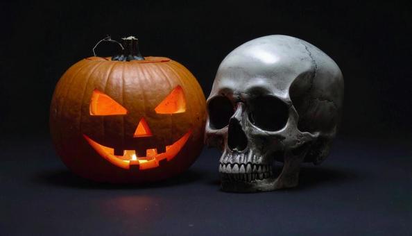 ハロウィンのかぼちゃと髑髏 ハロウィンのかぼちゃと髑髏の写真