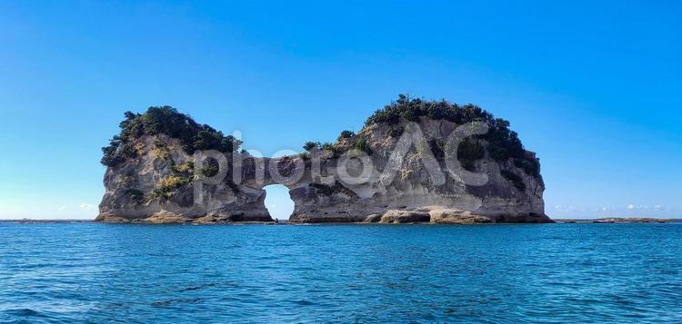 南紀白浜　臨海浦　円月島 南紀白浜,臨海浦,円月島の写真素材