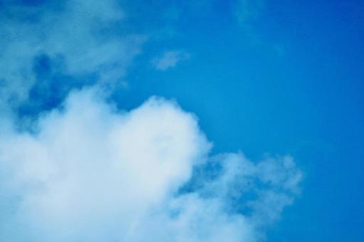 A heart-shaped cloud floating in the blue sky, JPG A heart-shaped cloud floating in the blue sky, background material, natural, sunny, JPG