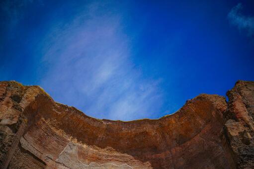 浴場跡の壁と空 遺跡,壁,レンガの写真素材