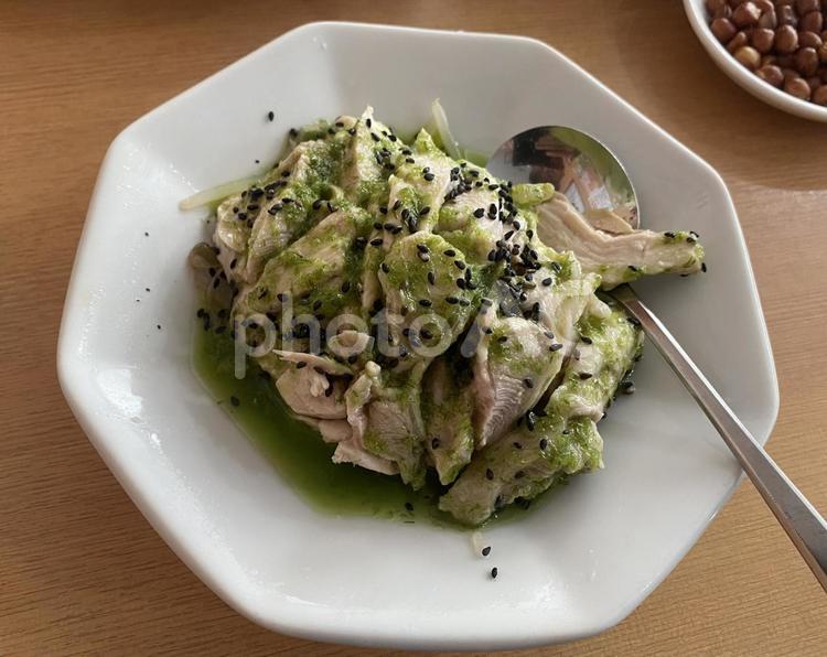蒸し鶏料理　バジル　中華料理 蒸し鶏,バジル,中華料理の写真素材