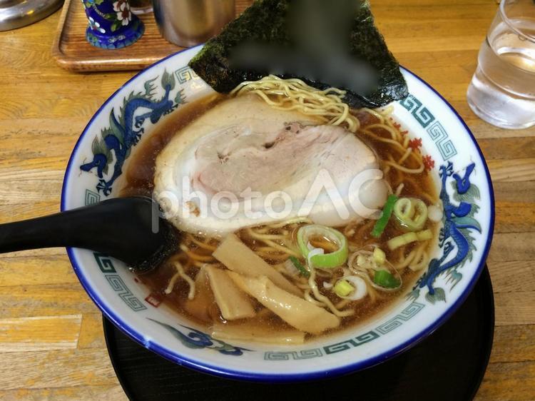 北海道三大ラーメン、老舗店の旭川ラーメン 旭川ラーメン,醤油ラーメン,ご当地ラーメンの写真素材