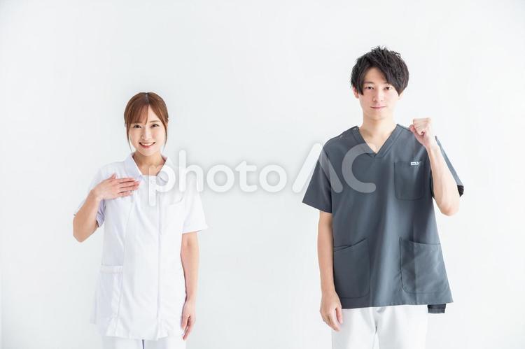 カメラ目線の医師とナース 医者,ナース,看護師の写真素材