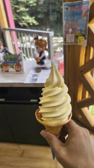 道の駅もがみ-ラ・フランスソフトクリーム 道の駅もがみ-ラ・フランスソフトクリーム ソフトクリーム,スイーツ,食べ物の写真素材