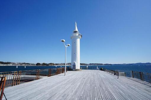 神奈川 江の島 湘南港灯台1 湘南港灯台,灯台,白い灯台の写真素材