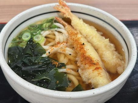 天ぷらわかめうどん 天ぷらわかめうどんの写真